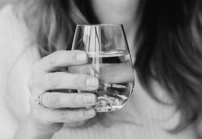 Obyčejná sklenice vody jako cesta k vnitřnímu klidu