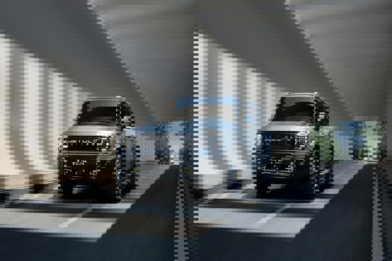 Nové SUV N°7: Francouzská extravagance, nebo jen naleštěná bída?