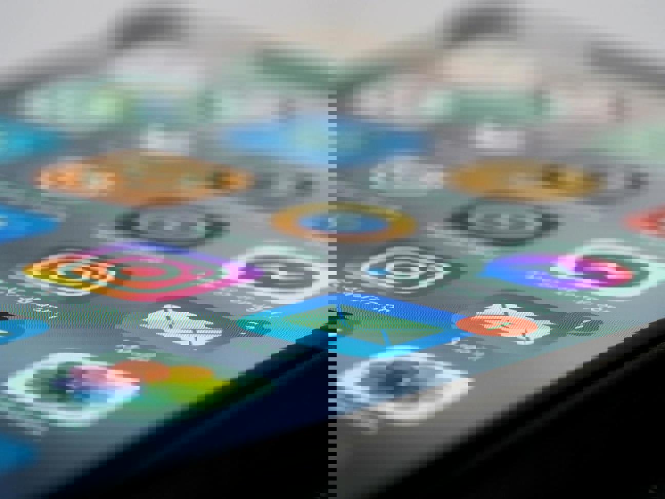 Sbohem, potvrzovací e-maily: Jak Android konečně pochopil, co nás na mobilu štve