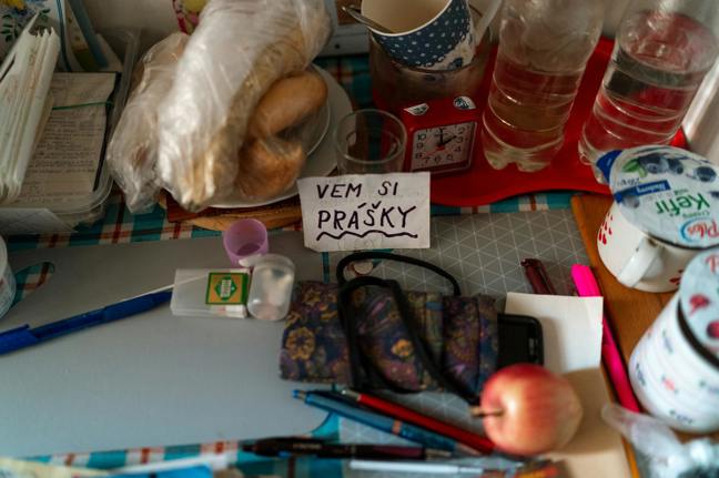 Digitální náplast na duši: Proč se osm z deseti Čechů trápí a co s tím zmůže AI