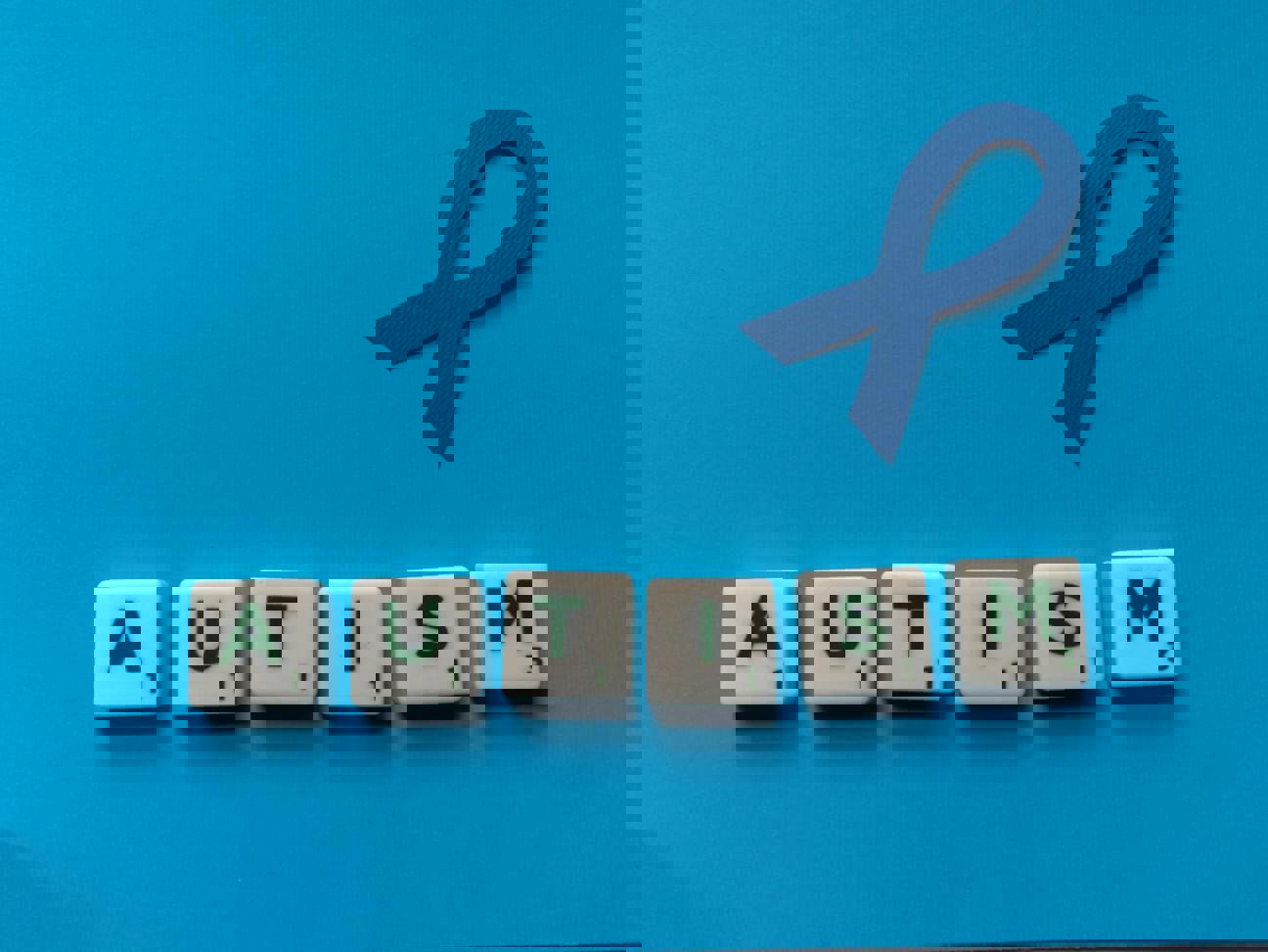 Modrá barva v ulicích: Proč v Rokycanech svítí radnice a co nám to říká o komunikaci