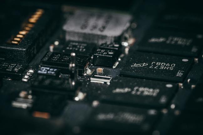 Křemíkové srdce Evropy tepe na Moravě: Proč je návrh procesorů v Brně přelomovou zprávou