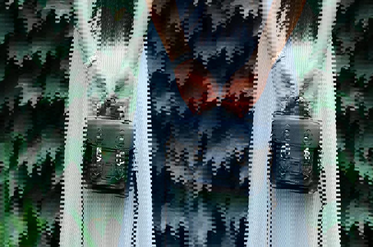 Nosit svůj svět v dlani, nebo na rameni? Hledání lehkosti v nové sezóně