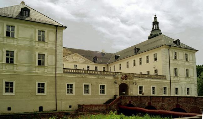 Zámek, kde se špionáž potkává s parou: Výlet do doby, kdy se nápady kradly v montérkách