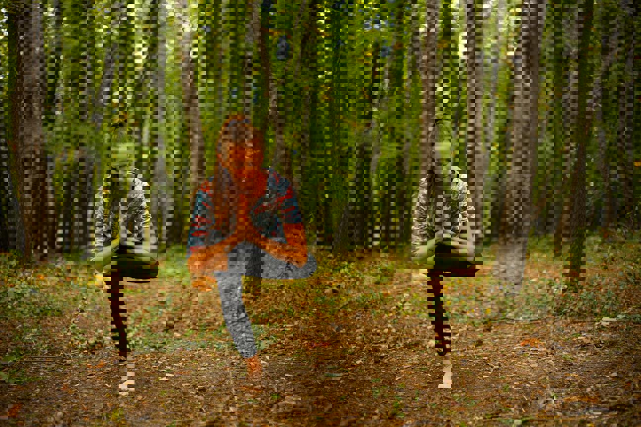 Lesní terapie: Proč nás stromy léčí lépe než digitální detox